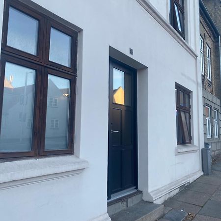 En Hel Lejlighed I Midtbyen - Centralt, Hyggelig Og Taet Pa Alt! Randers Extérieur photo